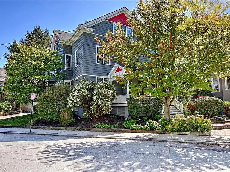 240 Brown St #2 — Photo 3