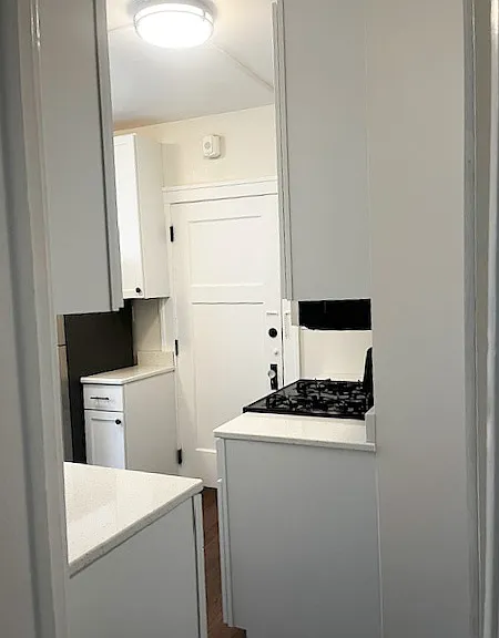 418-420 Morgan Ave S #3 — Photo 4