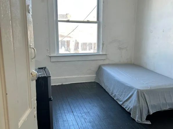 2823 Presstman St, Baltimore, MD 21216