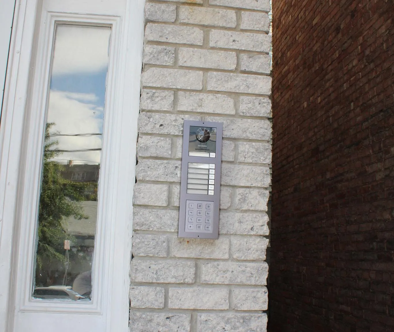 3 bed, $2,500 — Photo 2