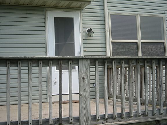 5th image of 898 Shields Dr
