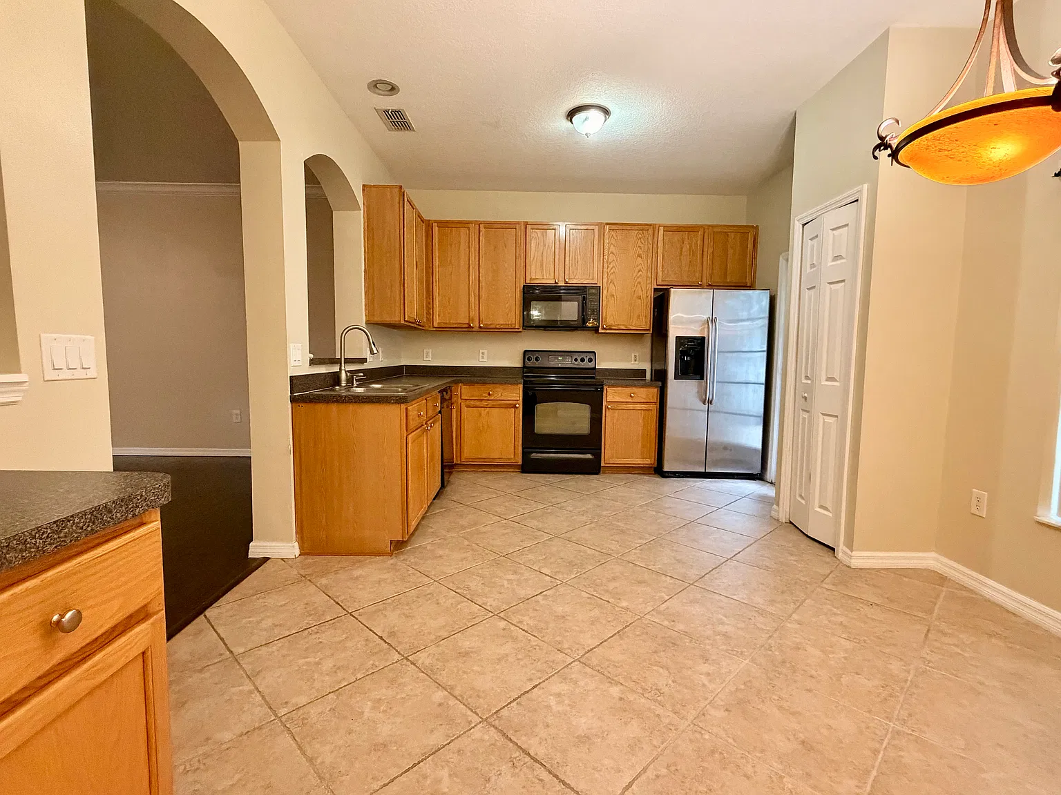 3 bed, 2.5 bath, 1510 sqft, $2,800 — Photo 4