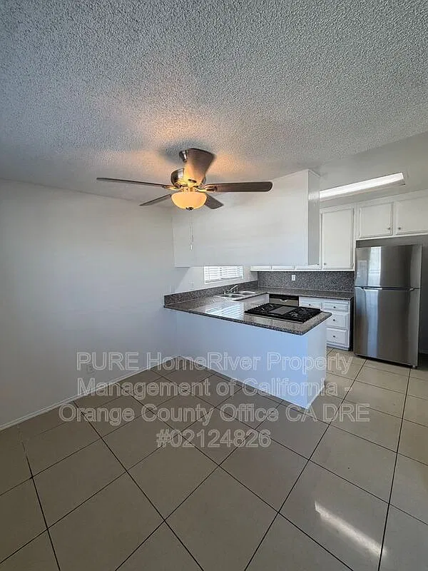 2 bed, 1.0 bath, 900 sqft, $2,600 — Photo 4