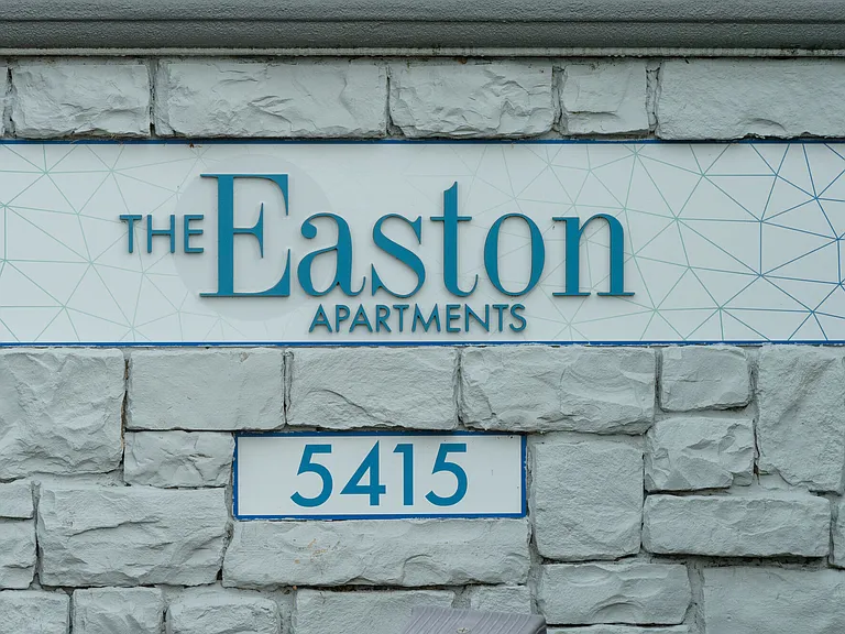 The Easton — Photo 15