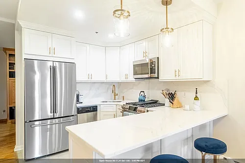 814 Willow Ave #4L Photo 1