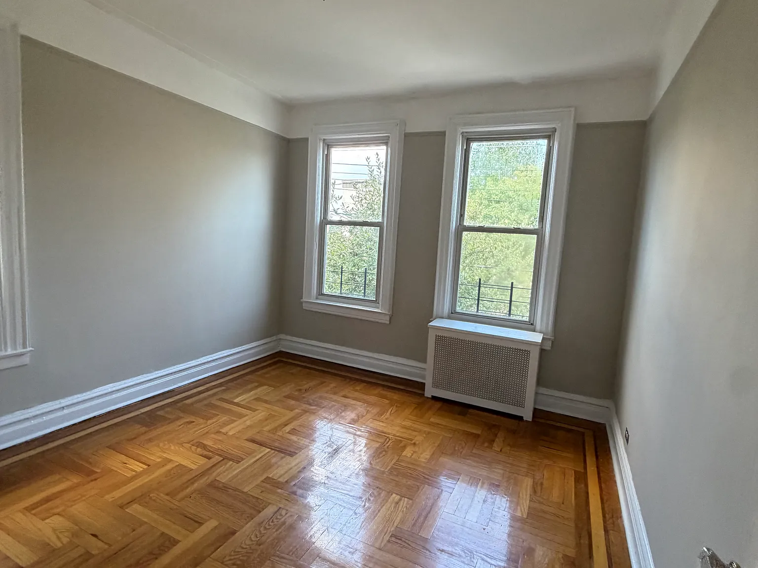 2 bed, 1000 sqft, $2,400 — Photo 1