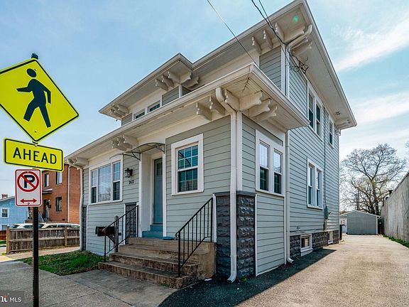 3rd image of 2612 N Pershing Dr