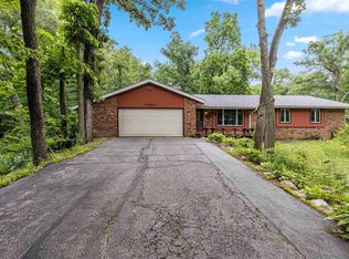 10444 Ray Dr, Roscoe, IL 61073