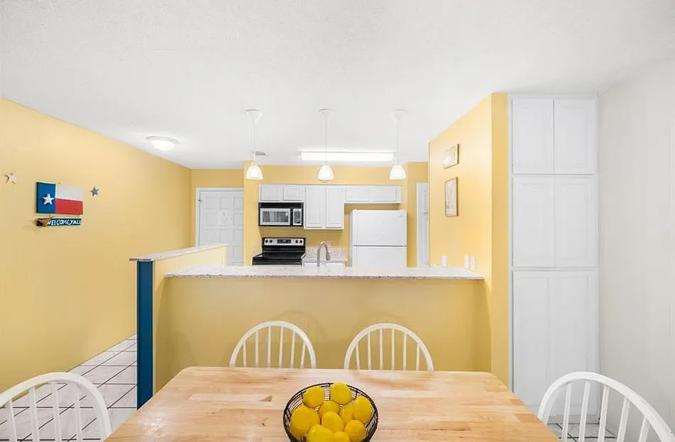 2 bed, 975 sqft, $1,450 — Photo 3