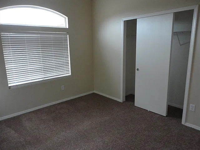 6301 Vaughn Dr NE — Photo 13