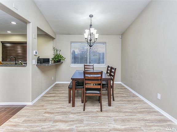 5th image of 1331 Yost Cir NE