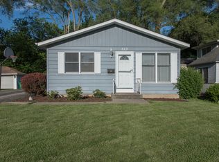 513 Linden Dr, Round Lake, IL 60073
