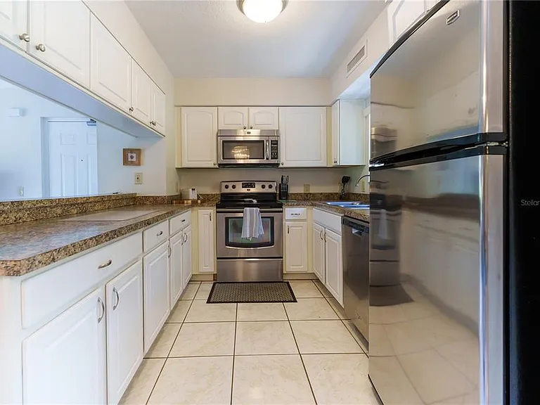 5685 Ashton Lake Dr — Photo 12