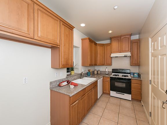 5th image of 225 N Alhambra Ave Unit 3