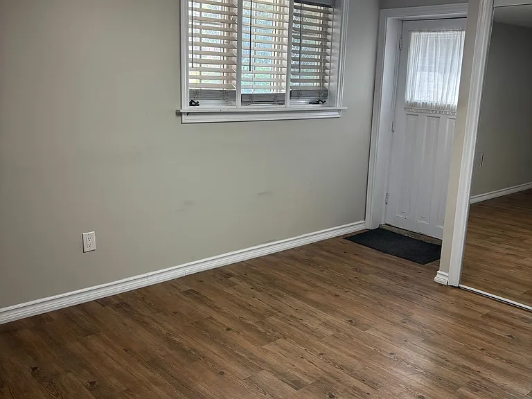 38 Manor Rd — Photo 3