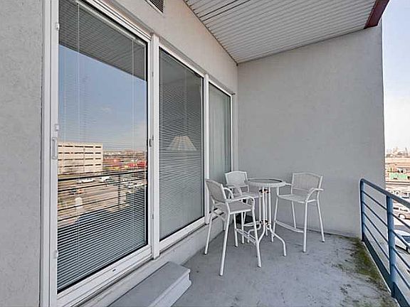 Deck. Balcony