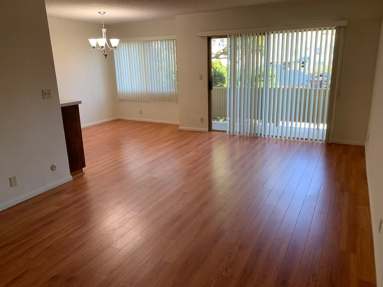 1411 N Poinsettia Pl #202 — Photo 2