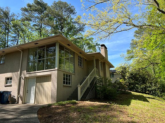 3rd image of 656 Rumson Rd