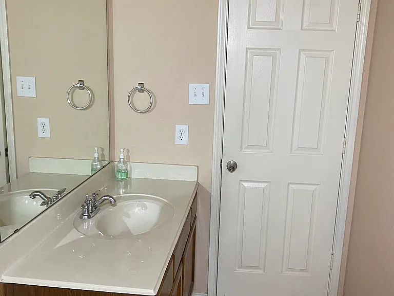 7925 Branch Hollow Trl — Photo 20