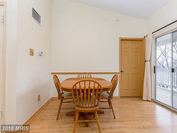 4th image of 1534 Lincoln Way