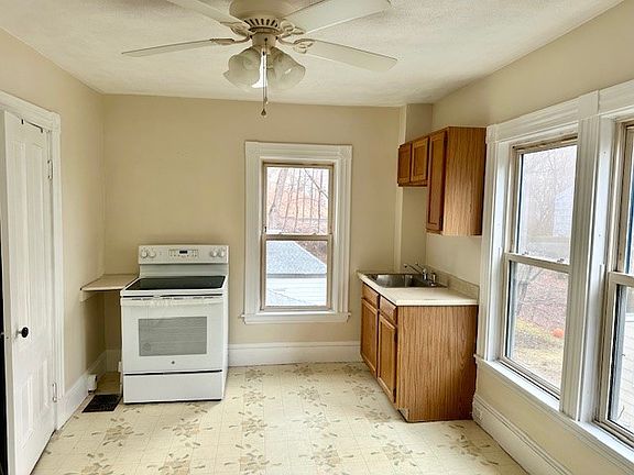 2nd image of 33 Thurston Rd #2B