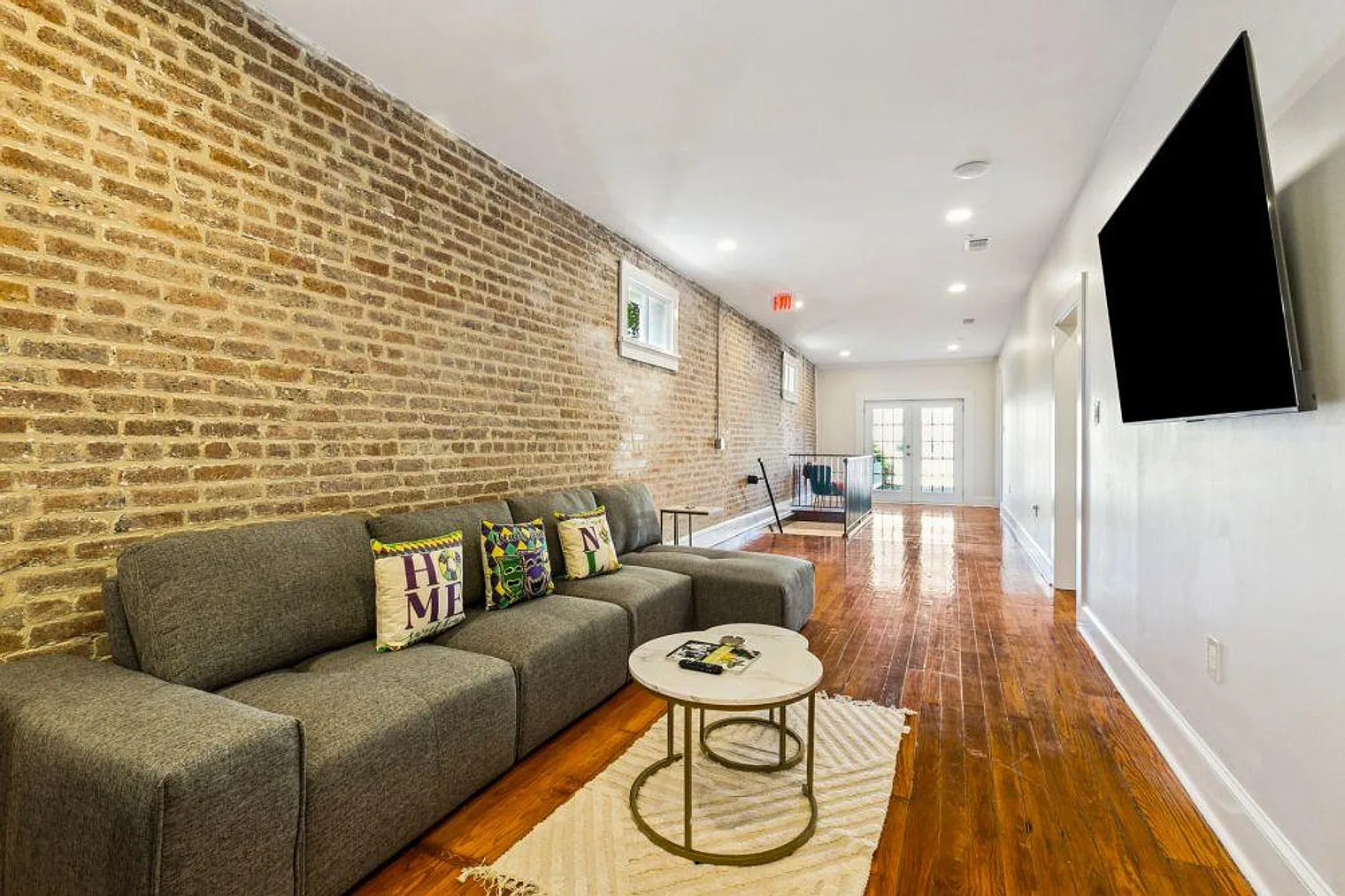 3 bed, 2.0 bath, 1496 sqft, $7,710 — Photo 3