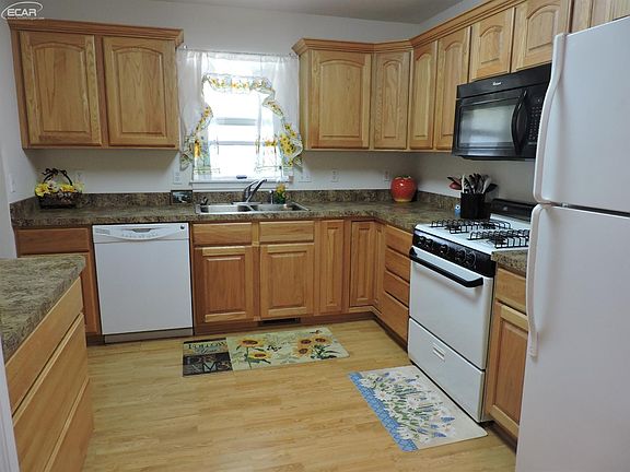 4th image of 7468 Wade St
