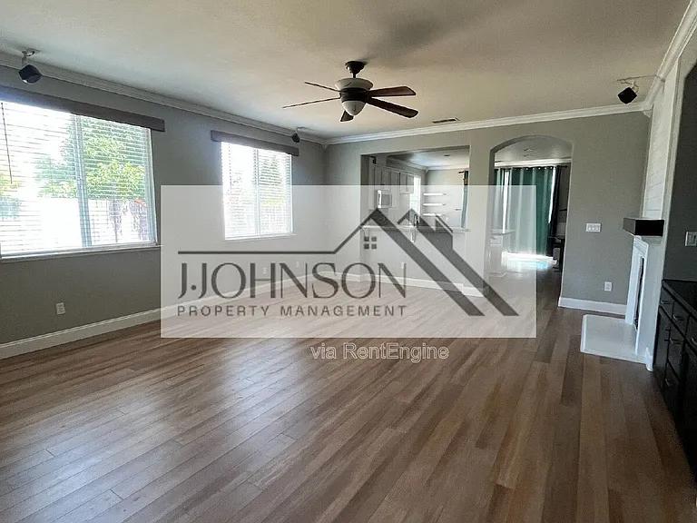969 Monarch Ct — Photo 3