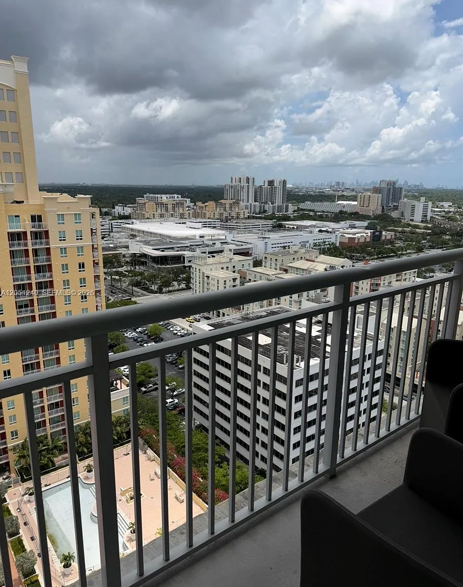Metropolis Ii At Dadeland — Photo 3