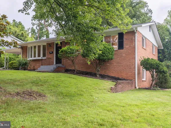 7411 Wellesley Dr, College Park, MD 20740