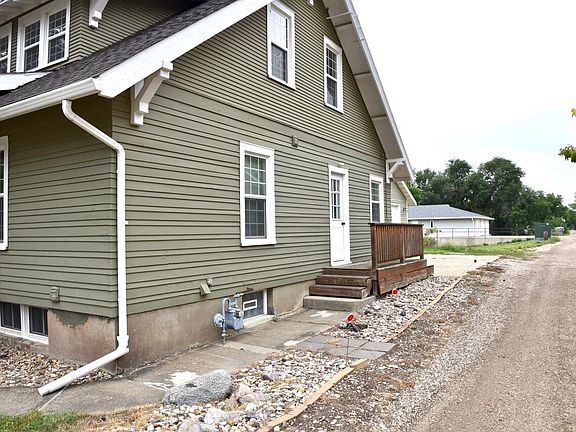 3rd image of 115 S Yankton Ave