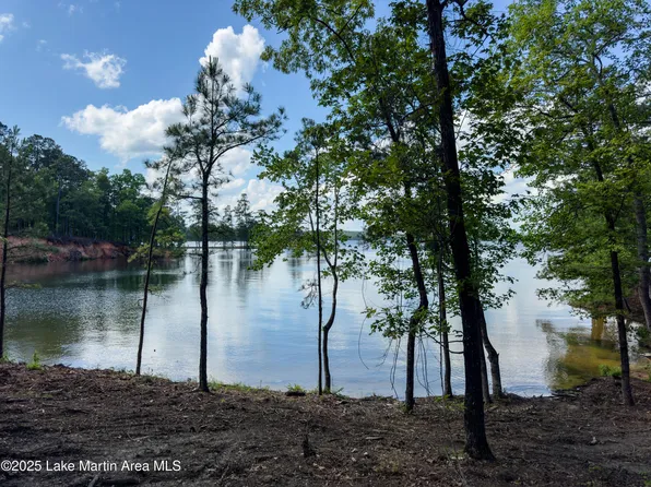 121 Heritage Dr, Alexander City, AL 35010