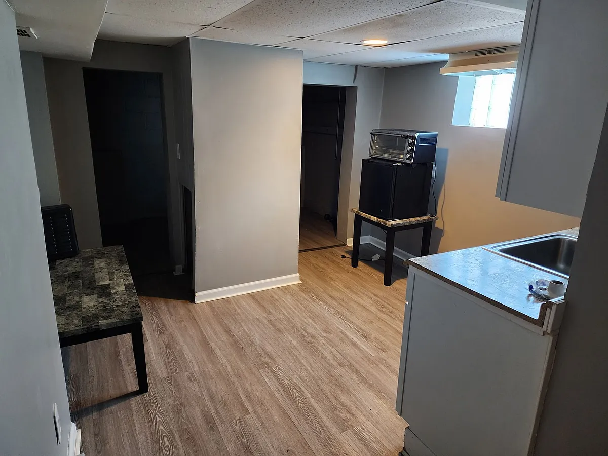 Building Photo - 7543 Lozier Ave #3