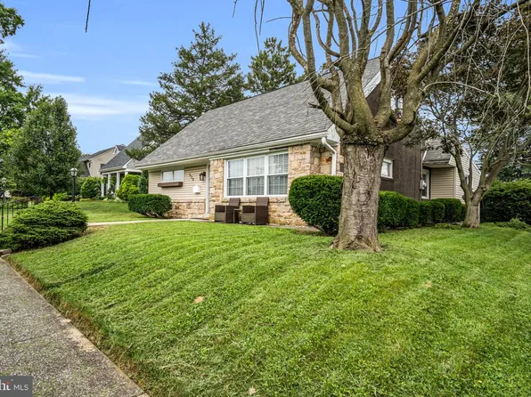 520 W Caracas Ave, Hershey, PA 17033