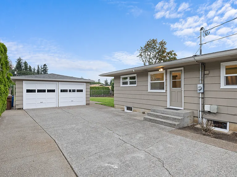 203 NW 19th Ave — Photo 22