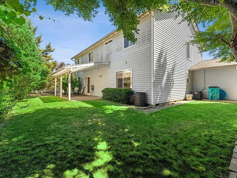 16804 NE 12th St — Photo 36