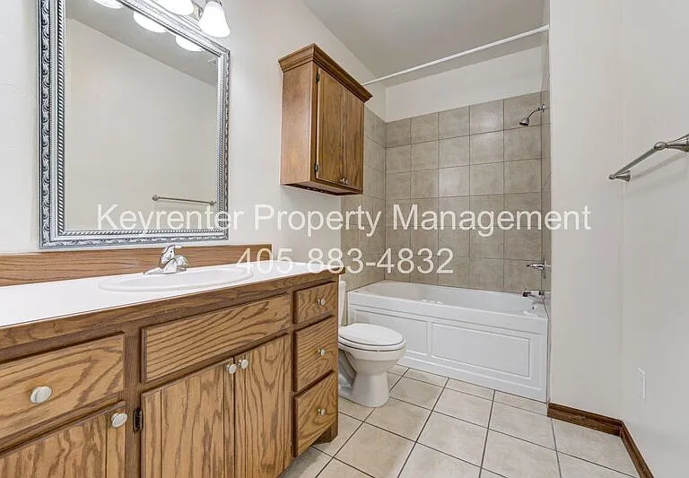 1911 Dover St #1911 — Photo 26