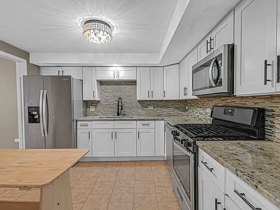 5th image of 181 Craig Dr W