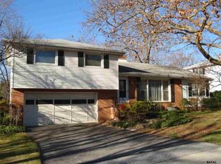 378 Hill N Dale Dr, York, PA 17403
