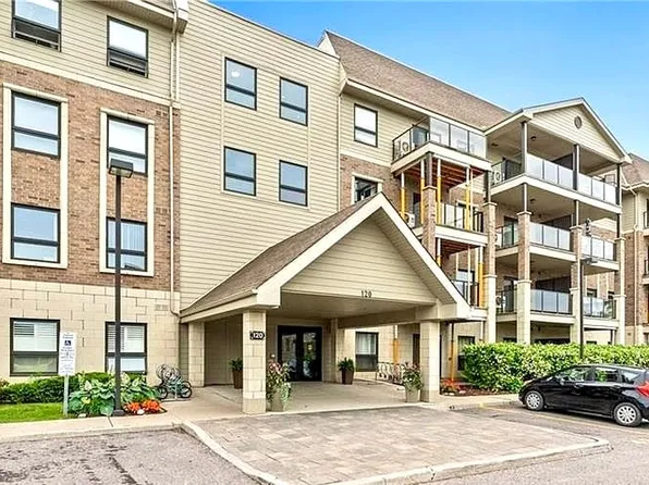 120 Prestige Cir #315, Ottawa, ON K4A 1B4