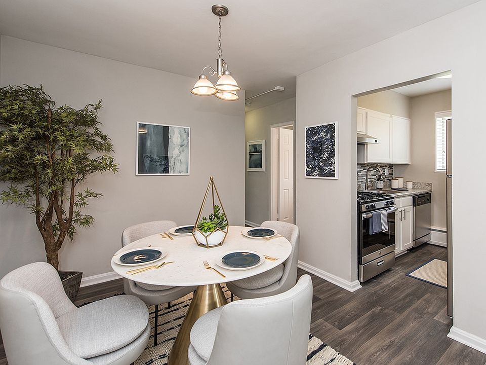 Elegant Dining Room | Adelphi MD Apartments For Rent | The Gallery on New Hampshire