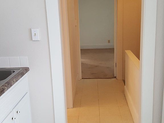 3rd image of 706 S Oakcrest Ave