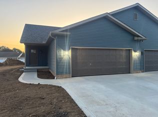 1254 N Wooster Ave, Strasburg, OH 44680