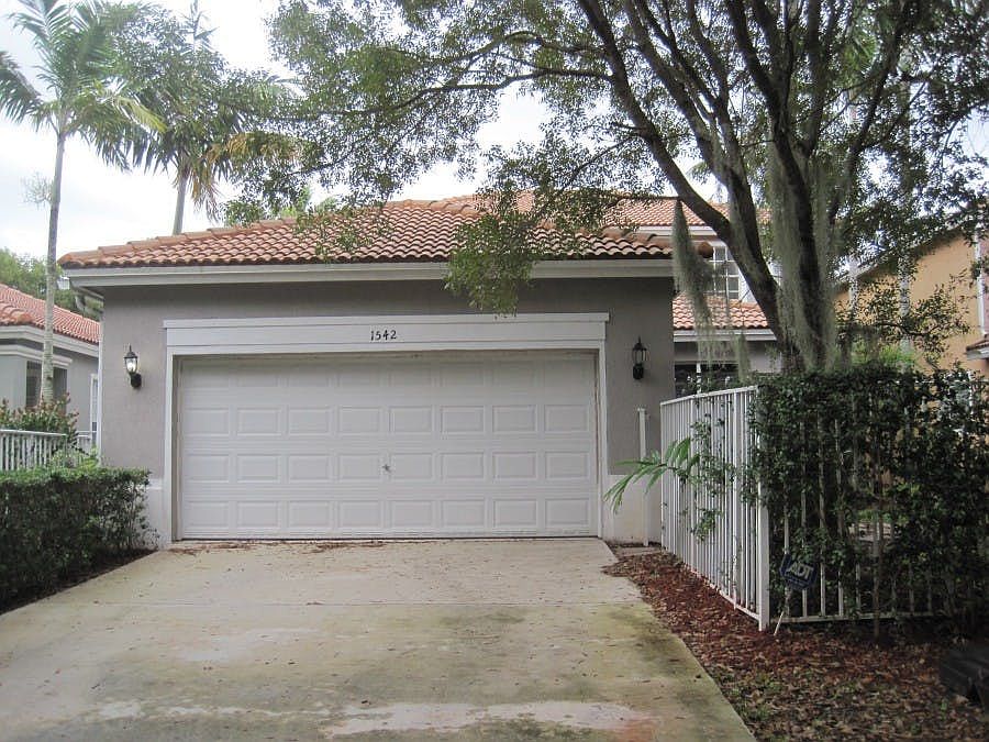 1st image of 1542 Fenton Dr