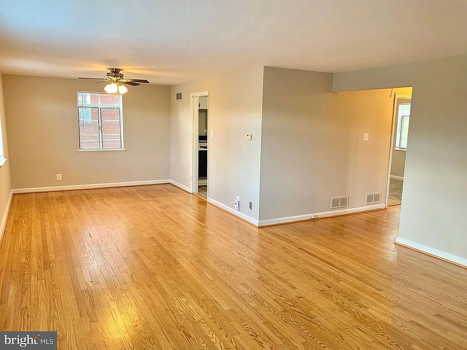 living room looking towards kitchen and hallway
