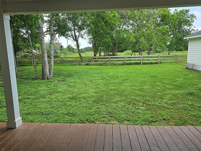 1585 County Road 237 — Photo 23