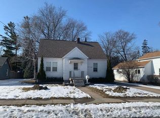 1009 Grand St, Oshkosh, WI