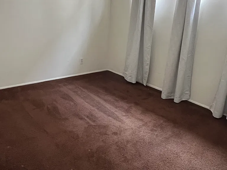 1372 N Serrano Ave #8 — Photo 5