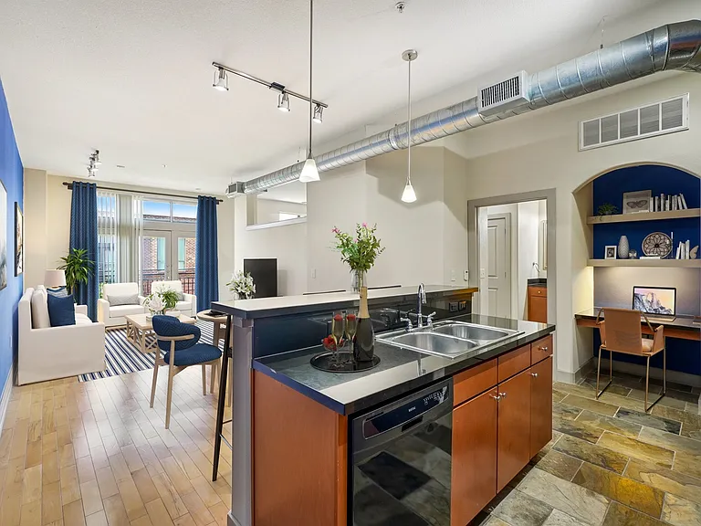Lofts at Lakeview — Photo 10