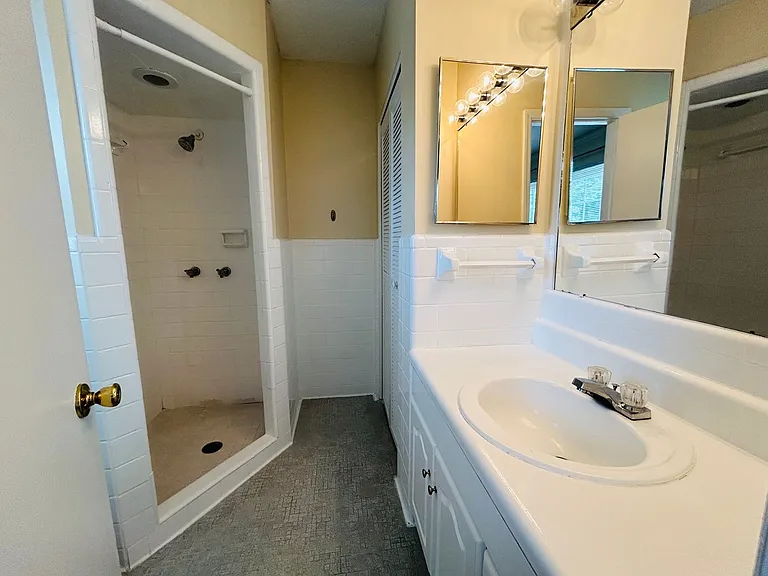 4725 Tower Rd — Photo 17